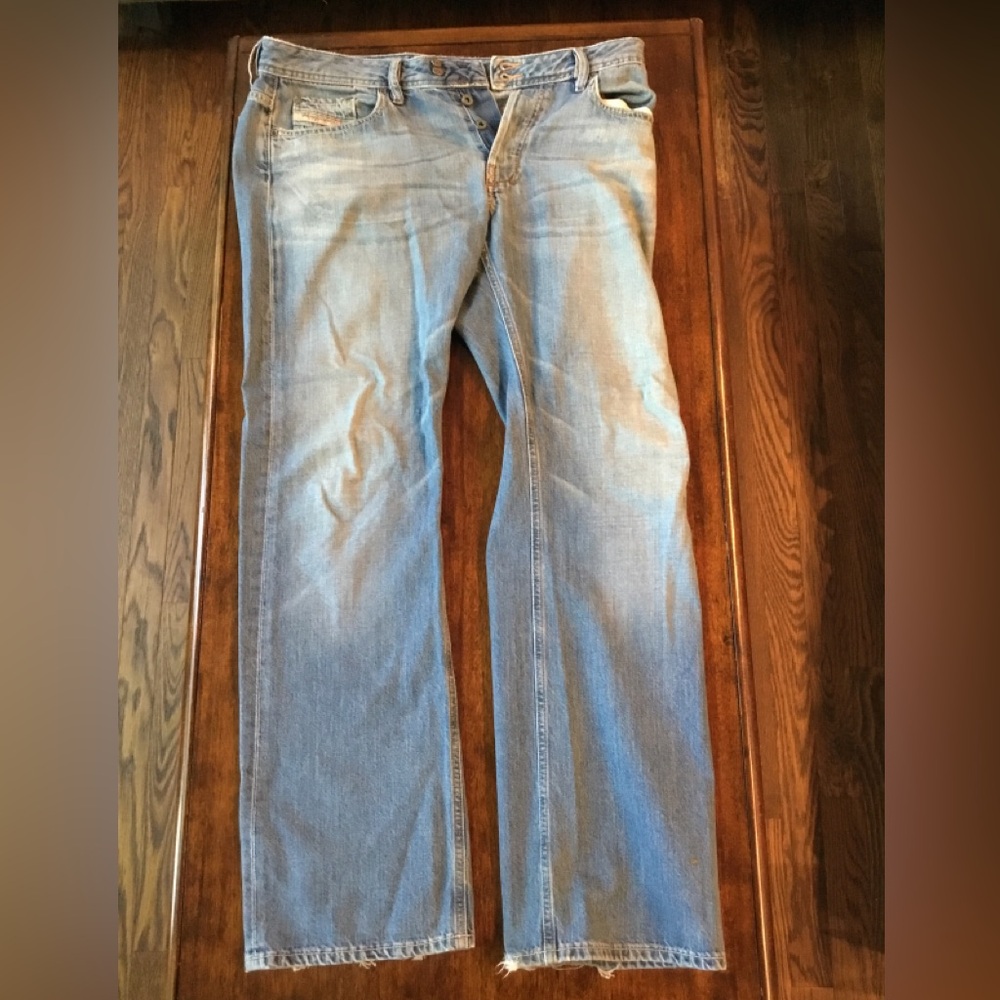 Diesel men’s jeans 33 inch RN93243 CA25534 made in Italy